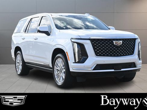 Certified 2025 Cadillac Escalade Premium Luxury w/ LPO, Floor Liner Package AWD/4WD image 4