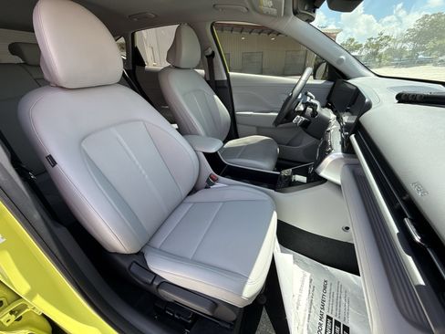 Used 2025 Hyundai Kona Limited FWD image 26