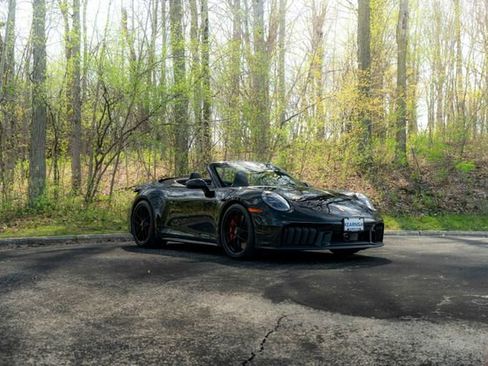 Used 2025 Porsche 911 Carrera 4 GTS AWD/4WD image 29