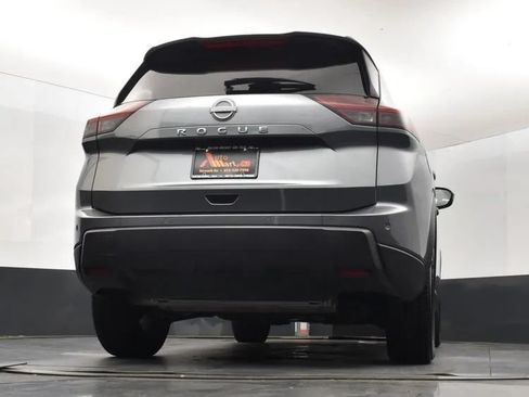 Used 2025 Nissan Rogue SV FWD image 13