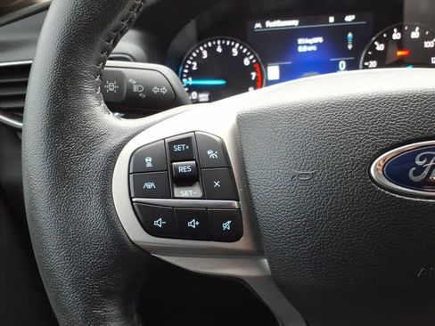 Certified 2022 Ford Explorer XLT w/ Equipment Group 202A image 14