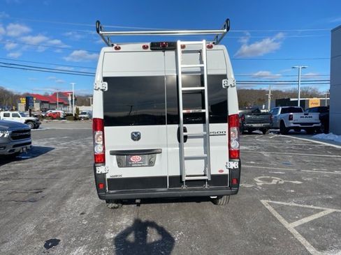 Used 2024 RAM ProMaster 2500 w/ Convenience Group image 7