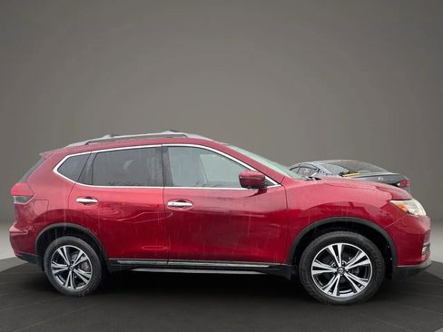 Used 2018 Nissan Rogue SL w/ Premium Package image 4