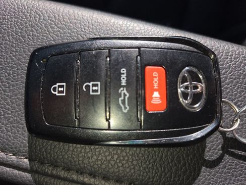 Used 2023 Toyota Tundra Limited AWD/4WD image 13