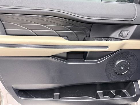 Used 2019 Ford Expedition Max Platinum image 15