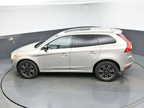 Used 2017 Volvo XC60 T5 Dynamic FWD image 20