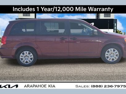 Used 2019 Dodge Grand Caravan SE w/ UConnect Hands-Free Group
