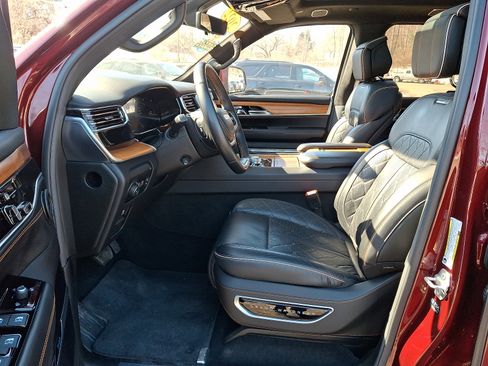 Certified 2022 Jeep Grand Wagoneer Series III image 17