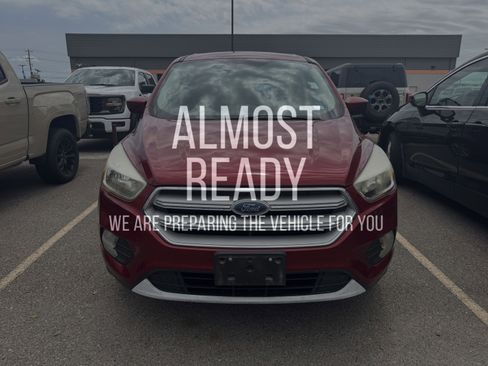 Used 2019 Ford Escape SE FWD image 1