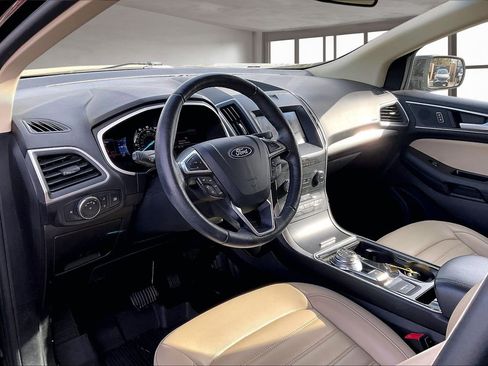 Used 2020 Ford Edge SEL w/ Cold Weather Package image 17