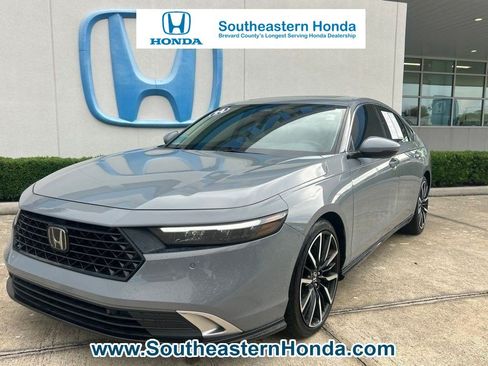 Used 2024 Honda Accord Touring image 1