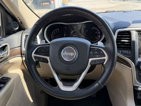 Used 2017 Jeep Grand Cherokee Limited w/ Luxury Group II image 16