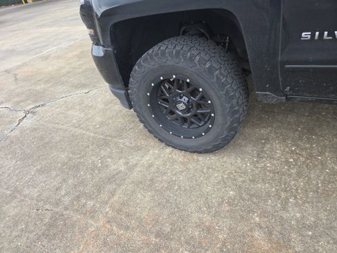 Used 2017 Chevrolet Silverado 1500 LT w/ All Star Edition image 16