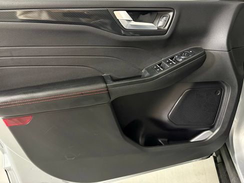 Used 2024 Ford Escape ST-Line AWD/4WD image 17