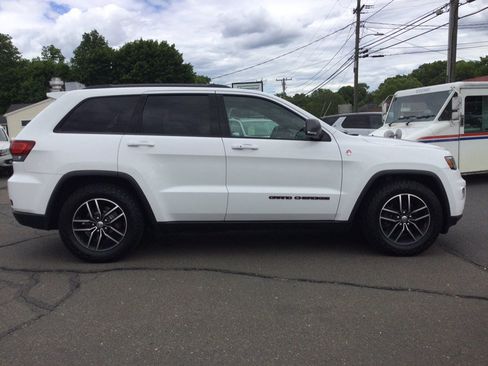 Used 2017 Jeep Grand Cherokee Trailhawk AWD/4WD image 7