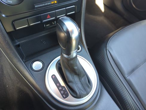 Used 2018 Volkswagen Beetle 2.0T S image 15