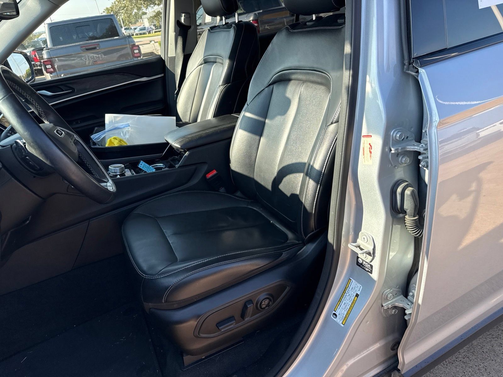 Used 2021 Jeep Grand Cherokee L Limited AWD/4WD image 13