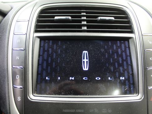 Used 2017 Lincoln MKX Reserve w/ Driver Assistance Package image 14