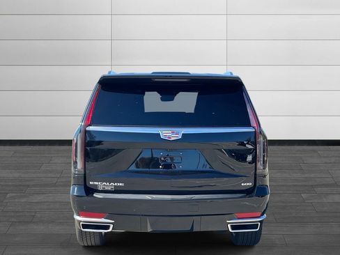 Used 2021 Cadillac Escalade Premium Luxury w/ Performance Package image 4