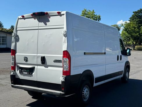 Used 2024 RAM ProMaster 2500 w/ Safety Group FWD image 5