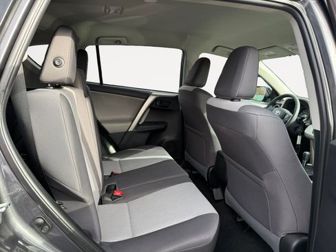 Used 2014 Toyota RAV4 LE AWD/4WD image 18