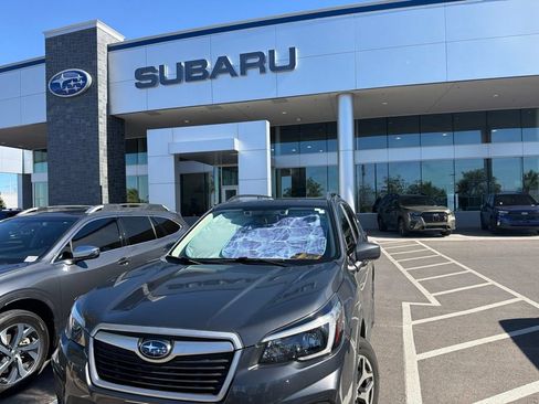 Used 2021 Subaru Forester Premium AWD/4WD image 5