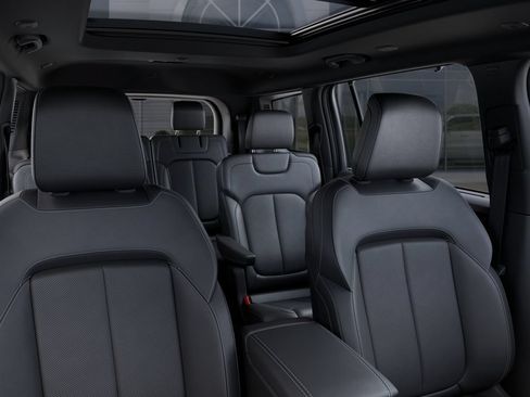 Used 2025 Jeep Grand Cherokee L Limited w/ Luxury Tech Group II AWD/4WD image 27