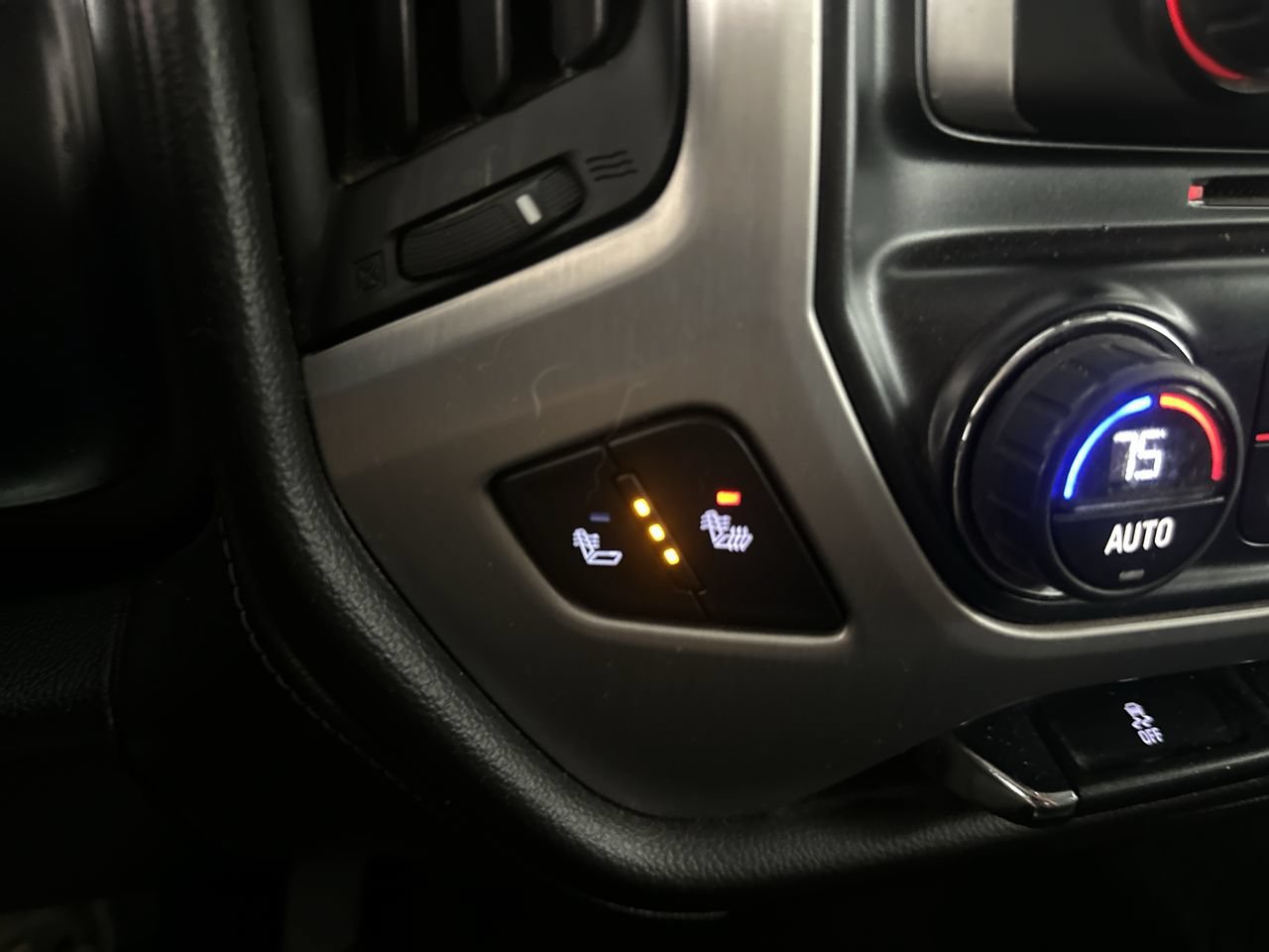 Used 2015 GMC Sierra 1500 SLE w/ SLE Value Package AWD/4WD image 35