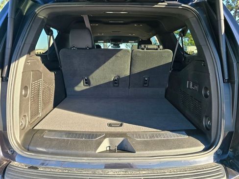 Used 2023 Chevrolet Suburban Premier image 23