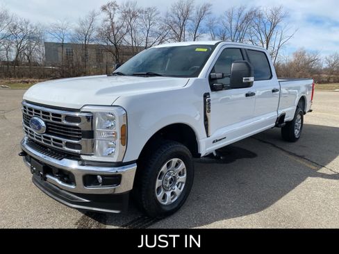 Used 2024 Ford F250 XLT image 1