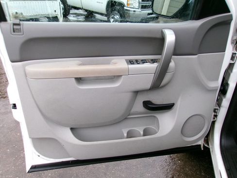 Used 2014 Chevrolet Silverado 2500 W/T w/ Snow Plow Prep Package image 13