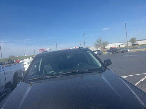 Used 2019 Chevrolet Suburban LT RWD image 6