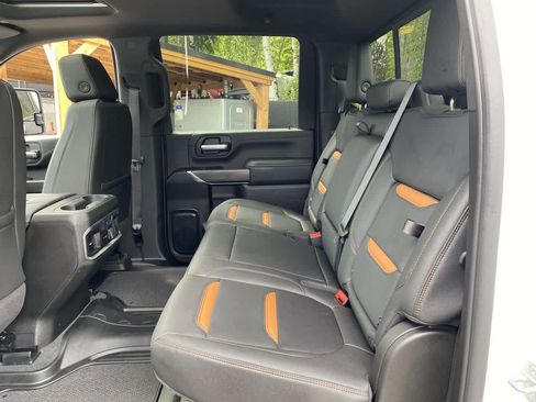 Used 2021 GMC Sierra 2500 AT4 w/ AT4 Premium Plus Package AWD/4WD image 16
