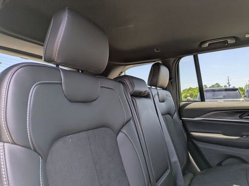 New 2026 Jeep Grand Cherokee Altitude RWD image 32