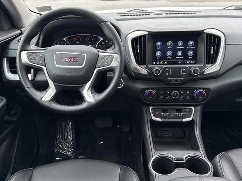 Used 2024 GMC Terrain SLT AWD/4WD image 3