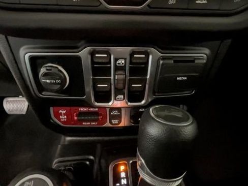 Used 2024 Jeep Wrangler Unlimited Rubicon 4xe w/ Technology Group AWD/4WD image 32