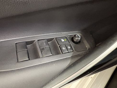 Used 2022 Toyota Corolla XLE FWD image 31