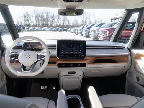 Used 2025 Volkswagen ID. Buzz 1st Edition image 31