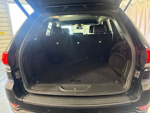 Used 2018 Jeep Grand Cherokee Altitude AWD/4WD image 15