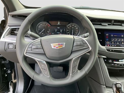 New 2025 Cadillac XT5 Luxury w/ LPO, Floor Liner Package image 11