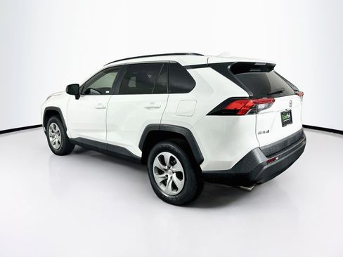 Used 2021 Toyota RAV4 LE FWD image 5
