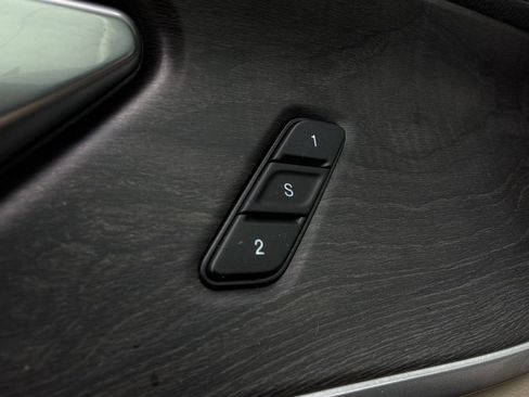 Used 2025 Jeep Grand Cherokee Limited RWD image 24