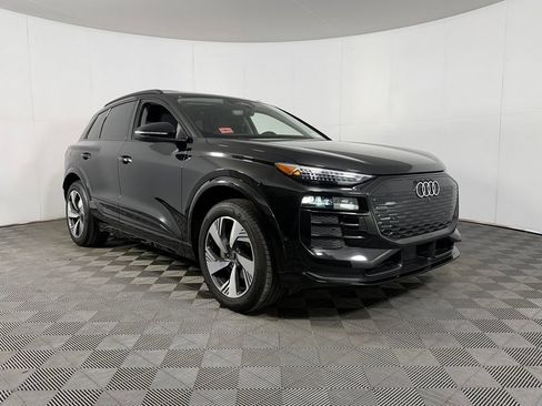 Used 2025 Audi Q6 e-tron Premium Plus w/ Premium Plus AWD/4WD image 3