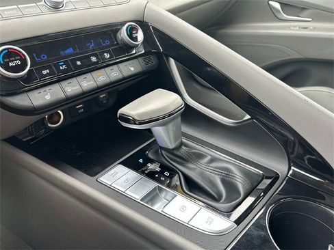 Used 2023 Hyundai Elantra SEL w/ Convenience Package image 30