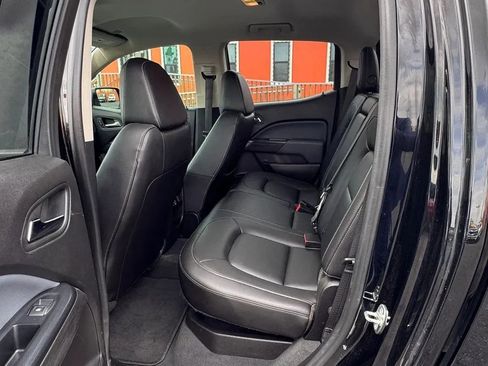 Used 2019 Chevrolet Colorado Z71 w/ Z71 Midnight Edition image 8