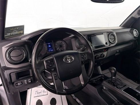 Used 2017 Toyota Tacoma SR5 image 9