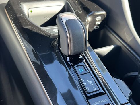 New 2025 Toyota Crown Signia image 17