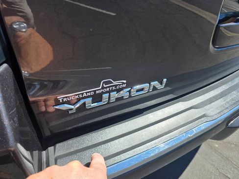 Used 2016 GMC Yukon Denali w/ Open Road Package image 11