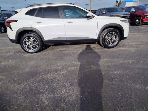 New 2026 Chevrolet Trax LT image 3