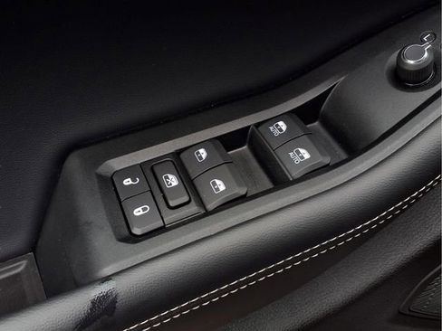 Used 2024 Jeep Grand Cherokee Limited AWD/4WD image 17